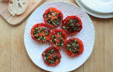 Meatless Monday: Summer Tomatoes With Persillade (Parsley Sauce)