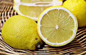 10 Household Hacks with Lemon (Besides Cooking)