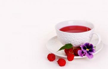 8 Very Berry Beneficial Teas