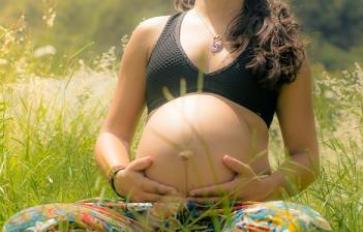 Prenatal Yoga: 5 Easy Poses