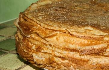 Recipe: Coconut Flour Pancakes With Apple Cider Sauce