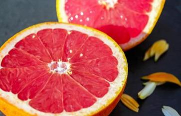 11 Fun Facts to Celebrate National Grapefruit Month