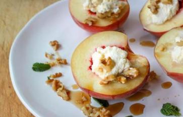 Meatless Monday: Grilled Summer Peaches With Ricotta