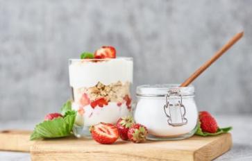 Raw Milk Recipes: Make Your Own Yogurt