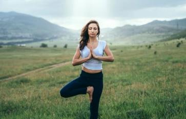 8 Yoga Poses To Improve Your Focus & Concentration