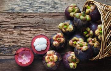 Mangosteen: The Benefits of this Wonderfully Weird Fruit
