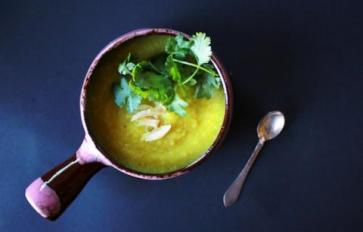 Easy, Creamy, Healthy: Vegan Cauliflower Ginger Turmeric Soup